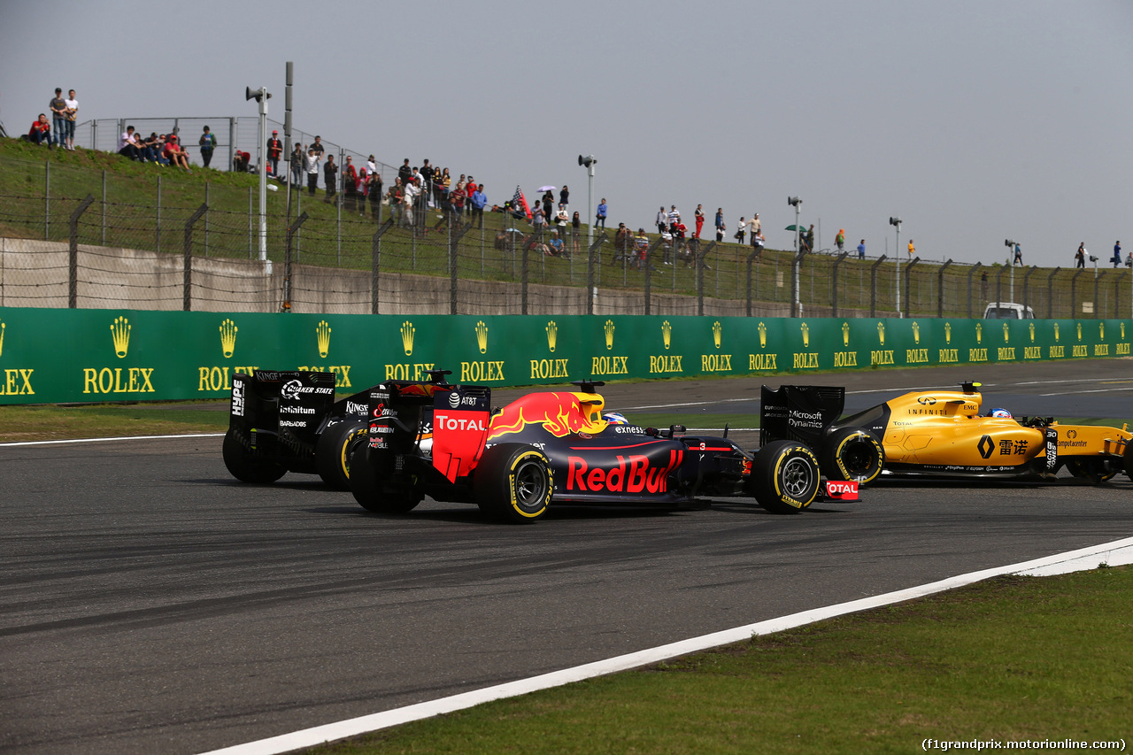 GP CINA, 17.04.2016 - Gara, Daniel Ricciardo (AUS) Red Bull Racing RB12