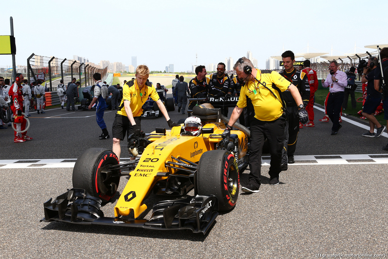 GP CINA, 17.04.2016 - Gara, Kevin Magnussen (DEN) Renault Sport F1 Team RS16