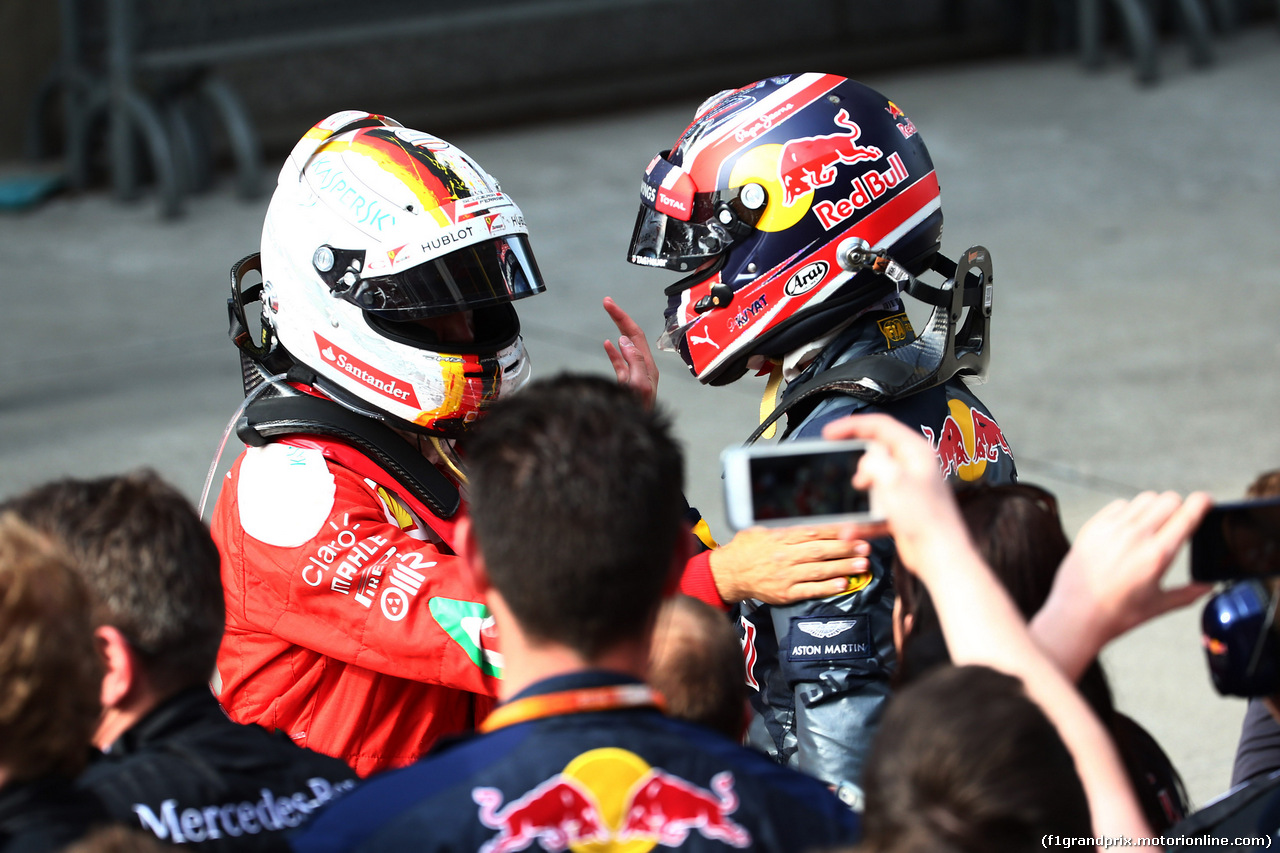 GP CINA, 17.04.2016 - Gara, secondo Sebastian Vettel (GER) Ferrari SF16-H e terzo Daniil Kvyat (RUS) Red Bull Racing RB12