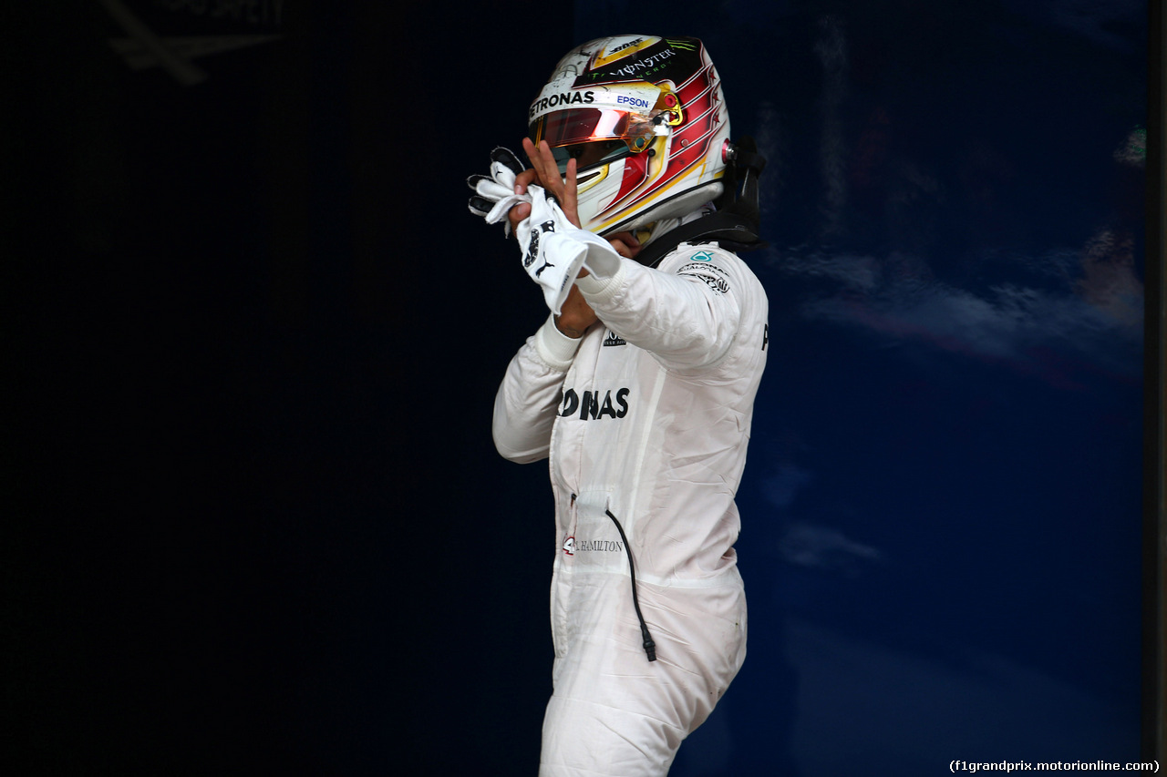 GP CINA, 17.04.2016 - Gara, Lewis Hamilton (GBR) Mercedes AMG F1 W07 Hybrid