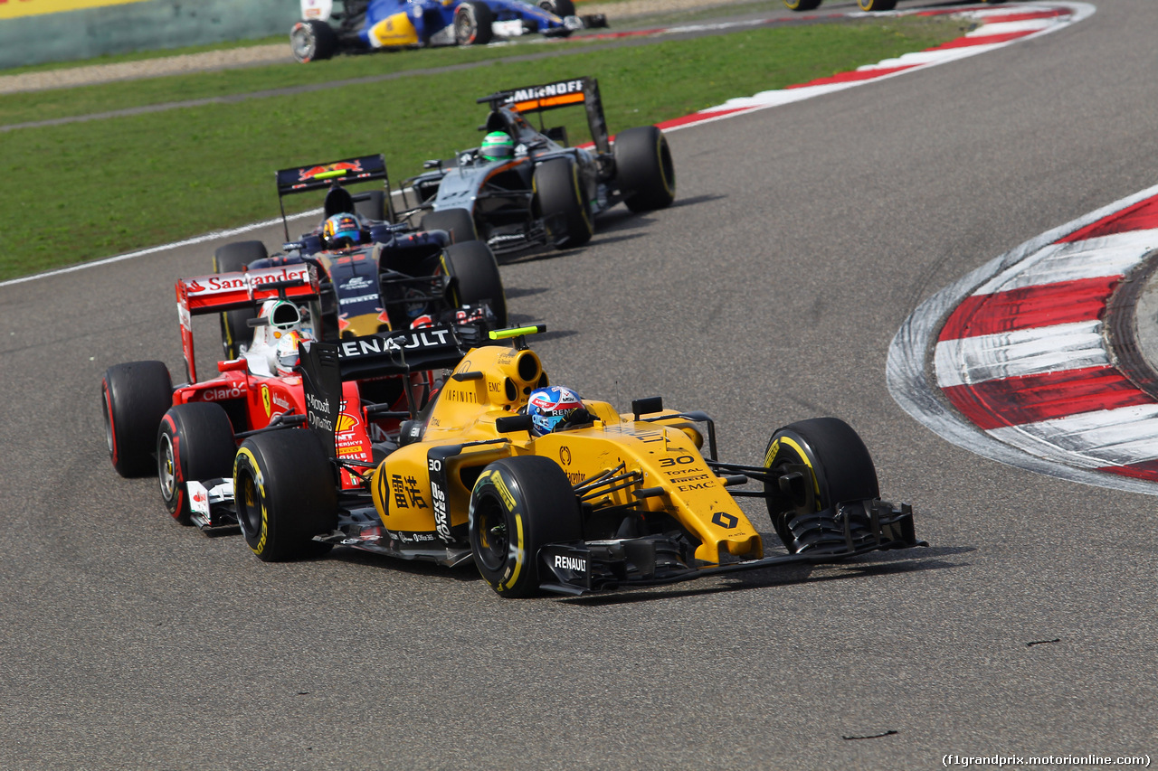 GP CINA, 17.04.2016 - Gara, Jolyon Palmer (GBR) Renault Sport F1 Team RS16