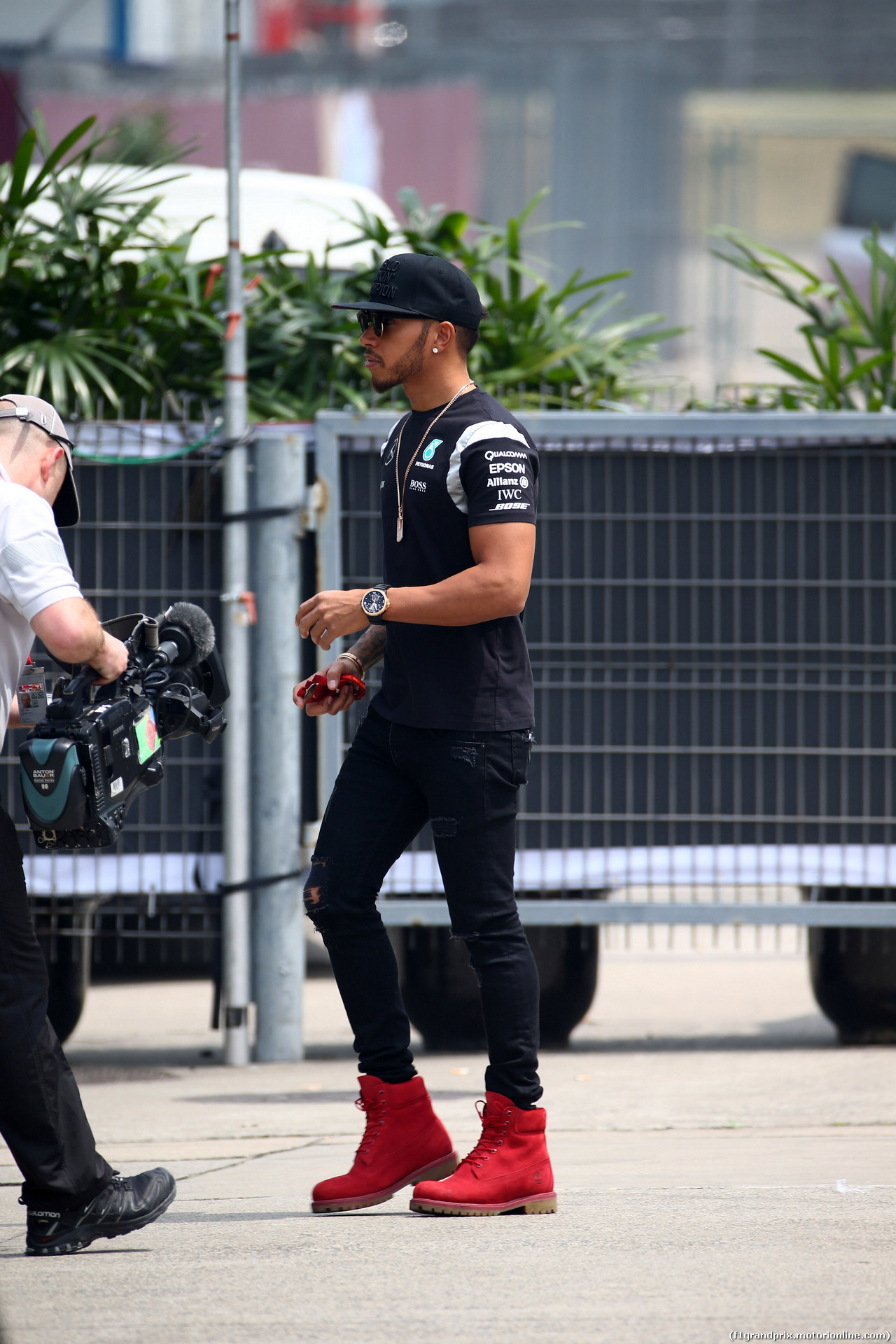 GP CINA, 14.04.2016 - Lewis Hamilton (GBR) Mercedes AMG F1 W07 Hybrid