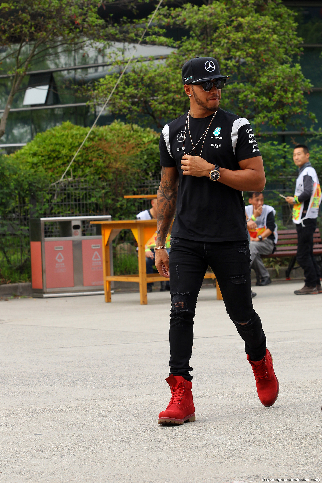 GP CINA, 14.04.2016 - Lewis Hamilton (GBR) Mercedes AMG F1 W07 Hybrid