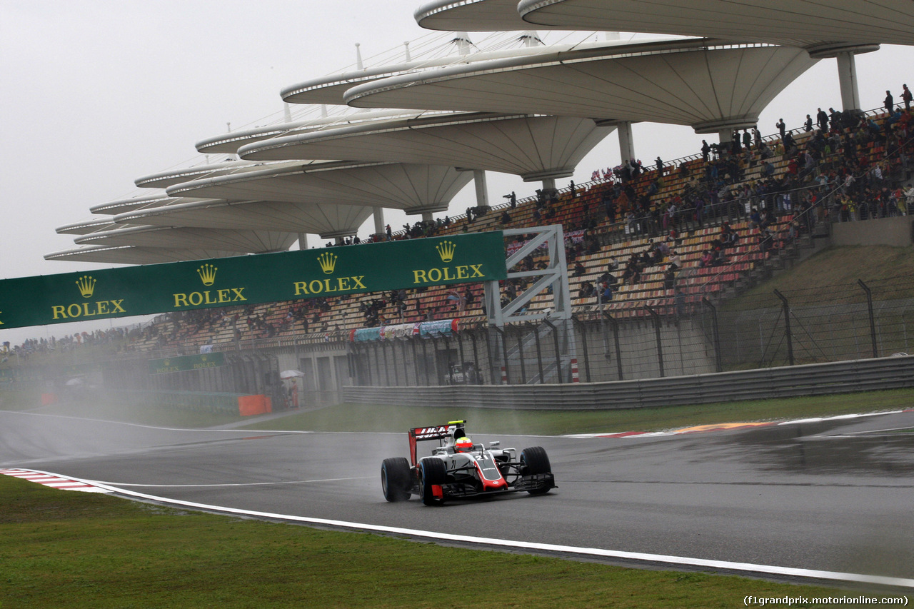 GP CINA, 16.04.2016 - Prove Libere 3, Esteban Gutierrez (MEX) Haas F1 Team VF-16