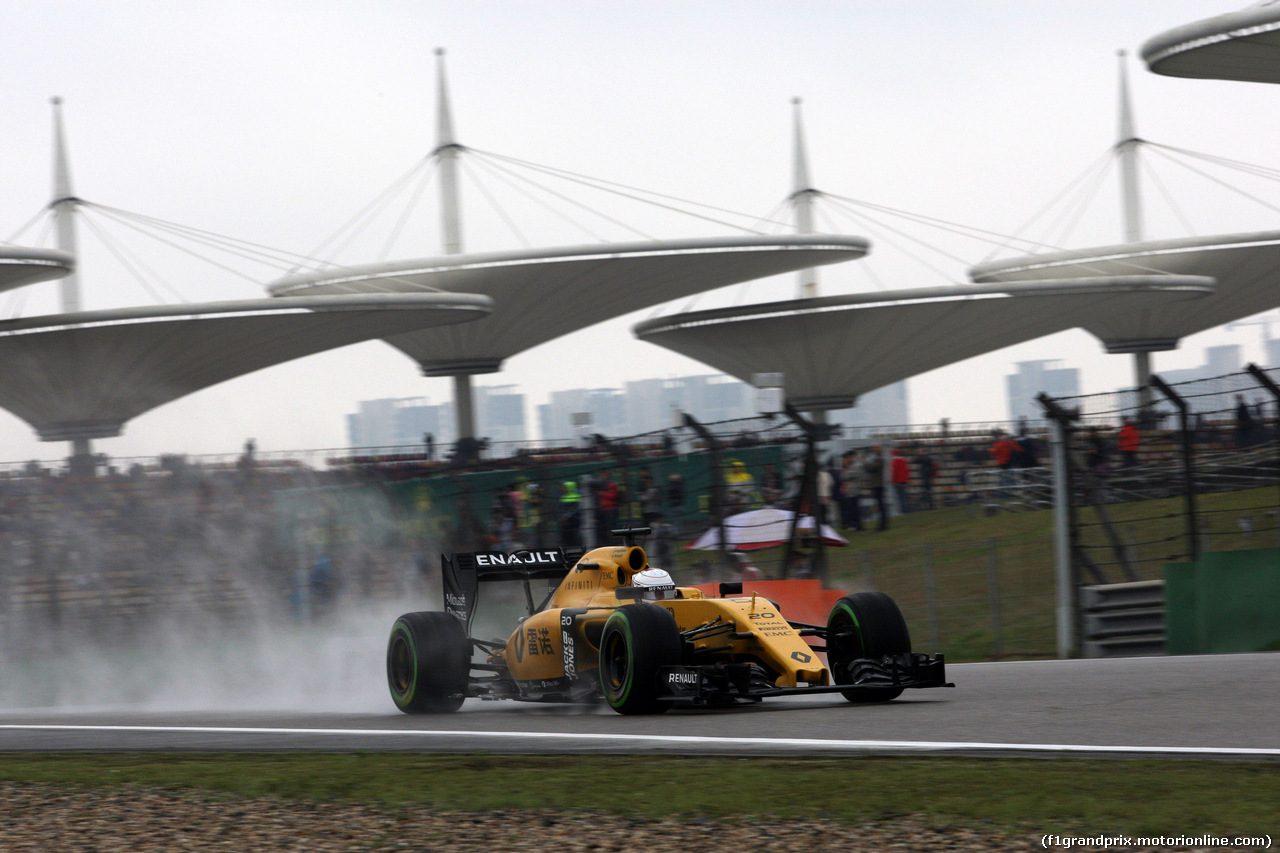 GP CINA, 16.04.2016 - Prove Libere 3, Kevin Magnussen (DEN) Renault Sport F1 Team RS16
