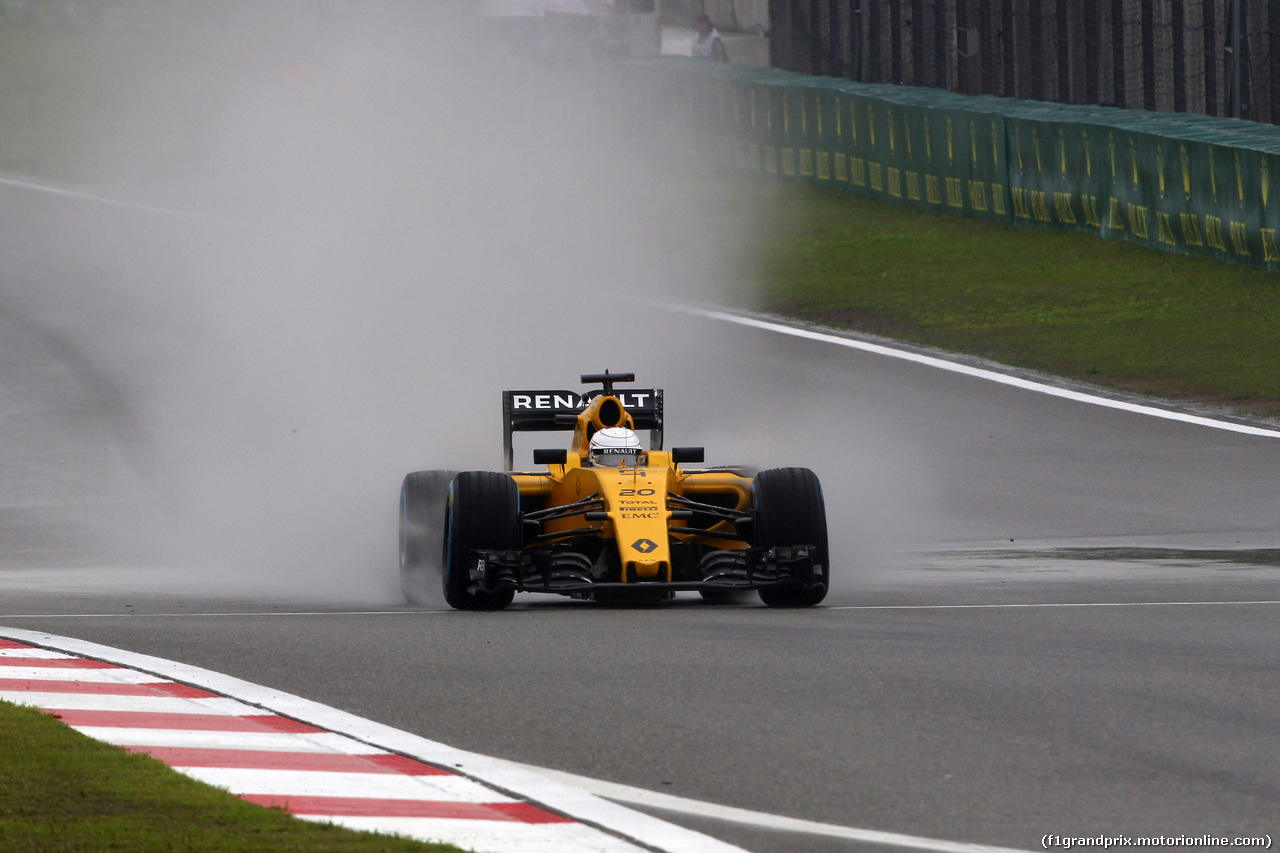 GP CINA, 16.04.2016 - Prove Libere 3, Kevin Magnussen (DEN) Renault Sport F1 Team RS16