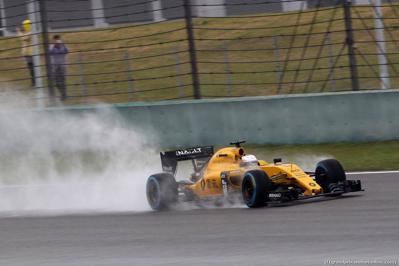 GP CINA, 16.04.2016 - Prove Libere 3, Kevin Magnussen (DEN) Renault Sport F1 Team RS16