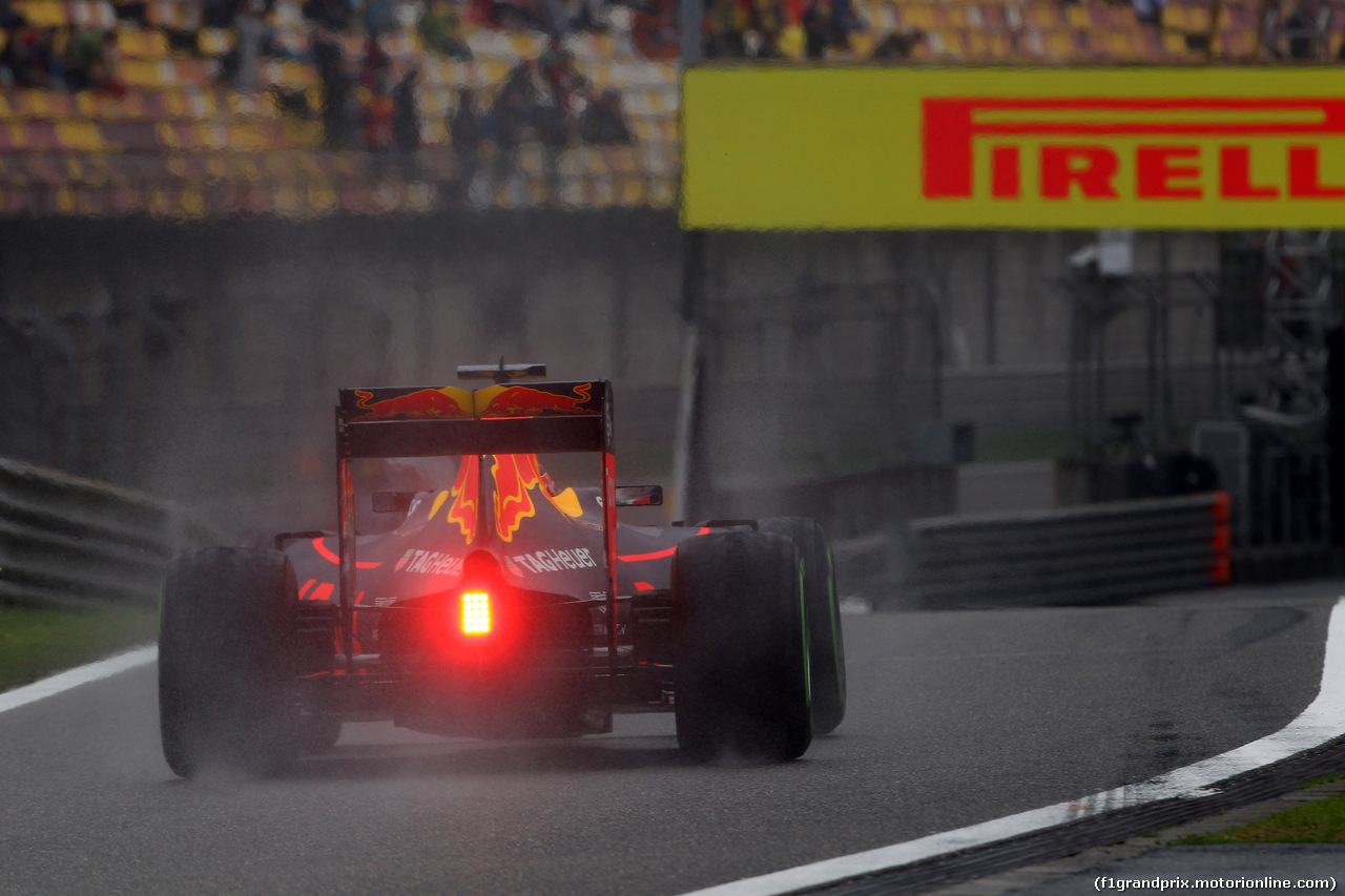 GP CINA, 16.04.2016 - Prove Libere 3, Daniel Ricciardo (AUS) Red Bull Racing RB12