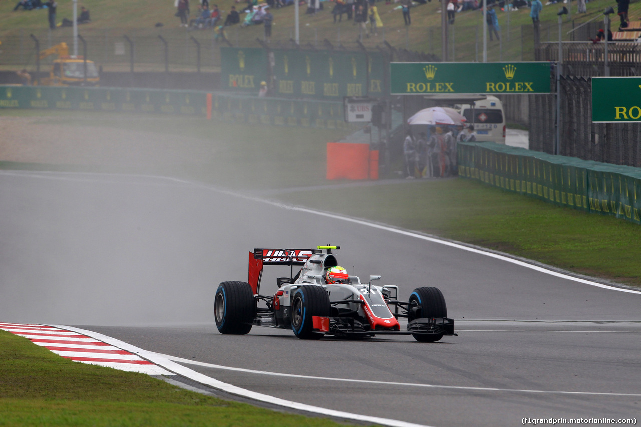 GP CINA, 16.04.2016 - Prove Libere 3, Esteban Gutierrez (MEX) Haas F1 Team VF-16