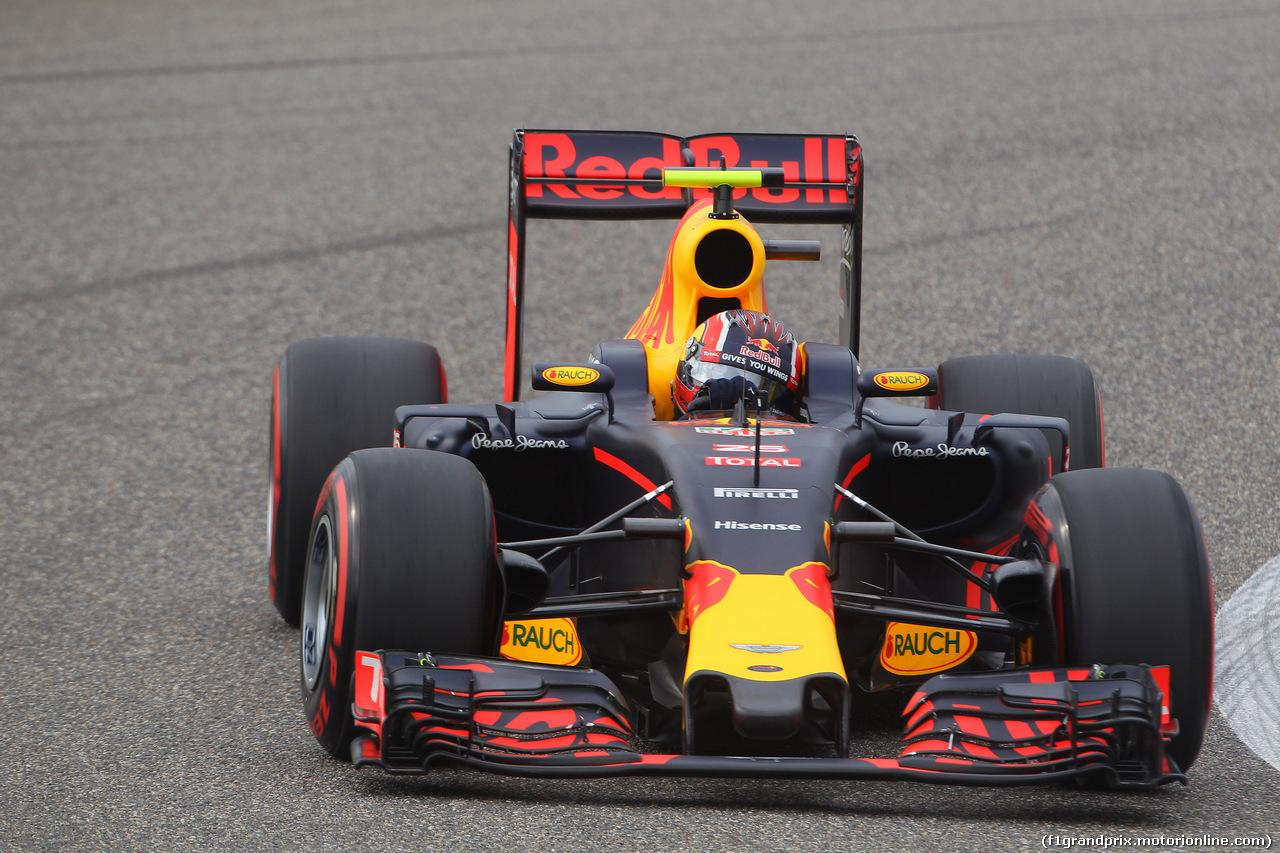 GP CINA, 16.04.2016 - Qualifiche, Daniil Kvyat (RUS) Red Bull Racing RB12