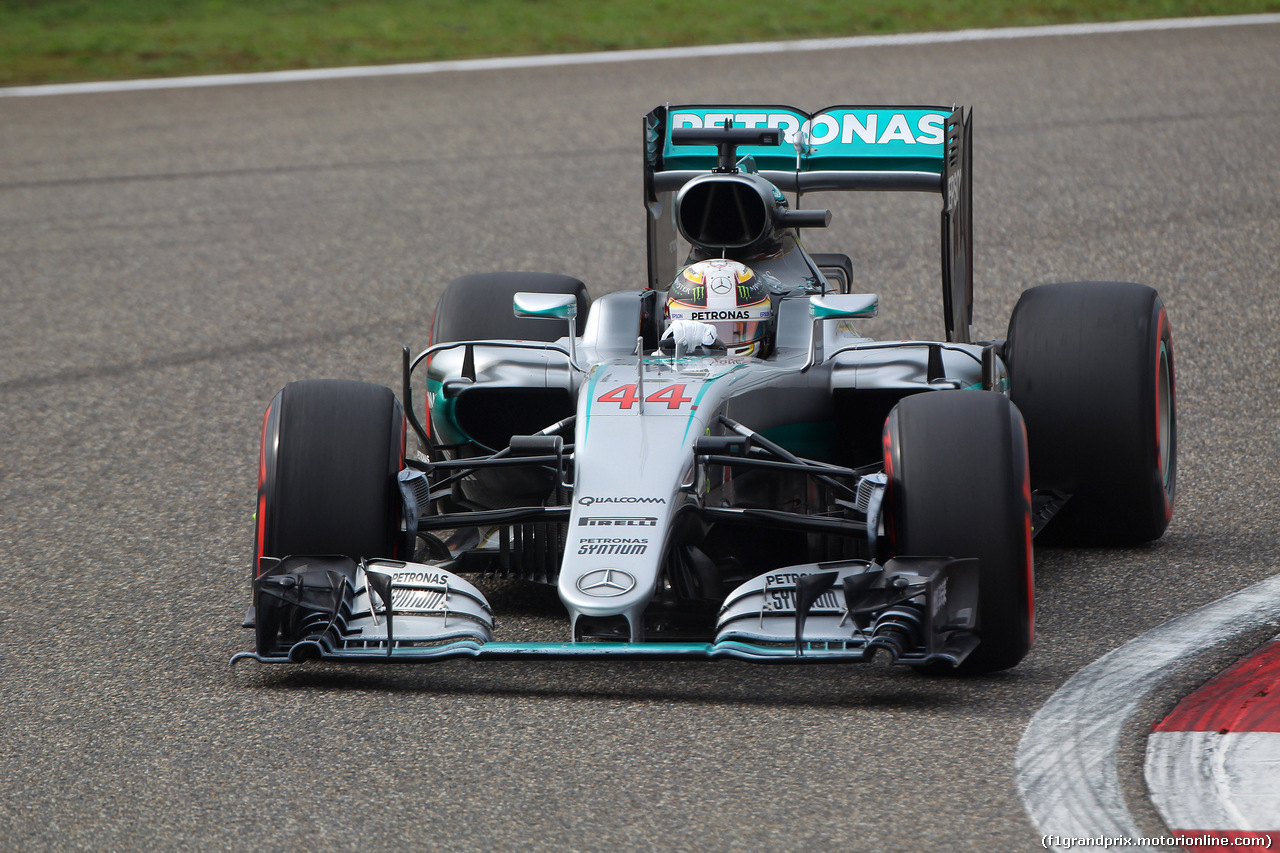 GP CINA, 16.04.2016 - Qualifiche, Lewis Hamilton (GBR) Mercedes AMG F1 W07 Hybrid
