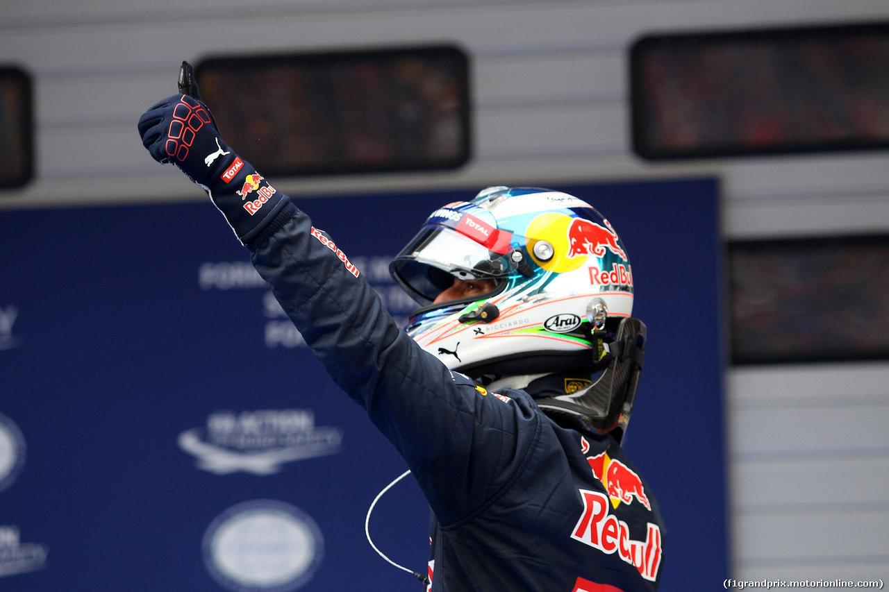 GP CINA, 16.04.2016 - Qualifiche, secondo Daniel Ricciardo (AUS) Red Bull Racing RB12