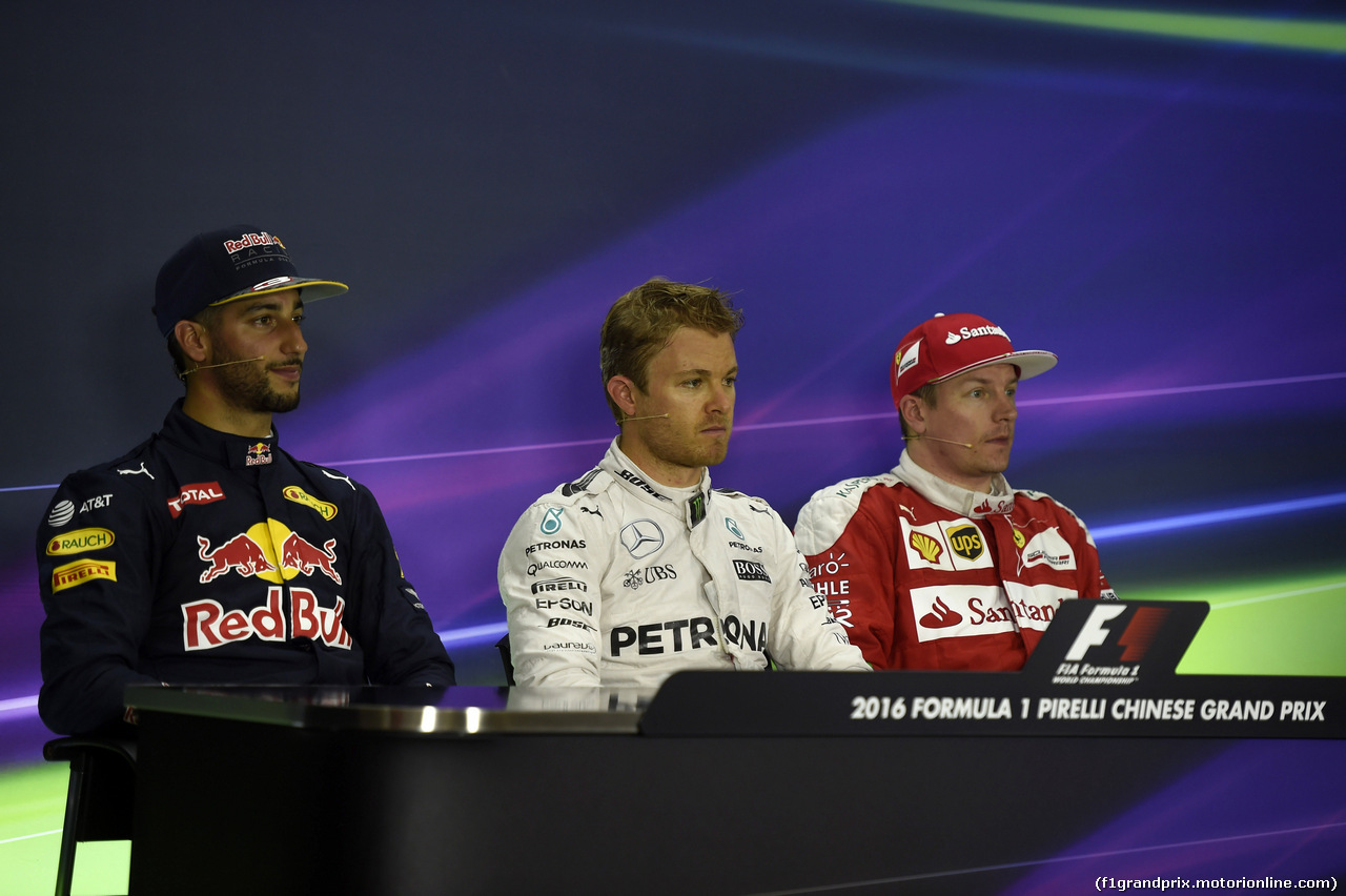 GP CINA, 16.04.2016 - Qualifiche, Conferenza Stampa, Daniel Ricciardo (AUS) Red Bull Racing RB12, Nico Rosberg (GER) Mercedes AMG F1 W07 Hybrid e Kimi Raikkonen (FIN) Ferrari SF16-H