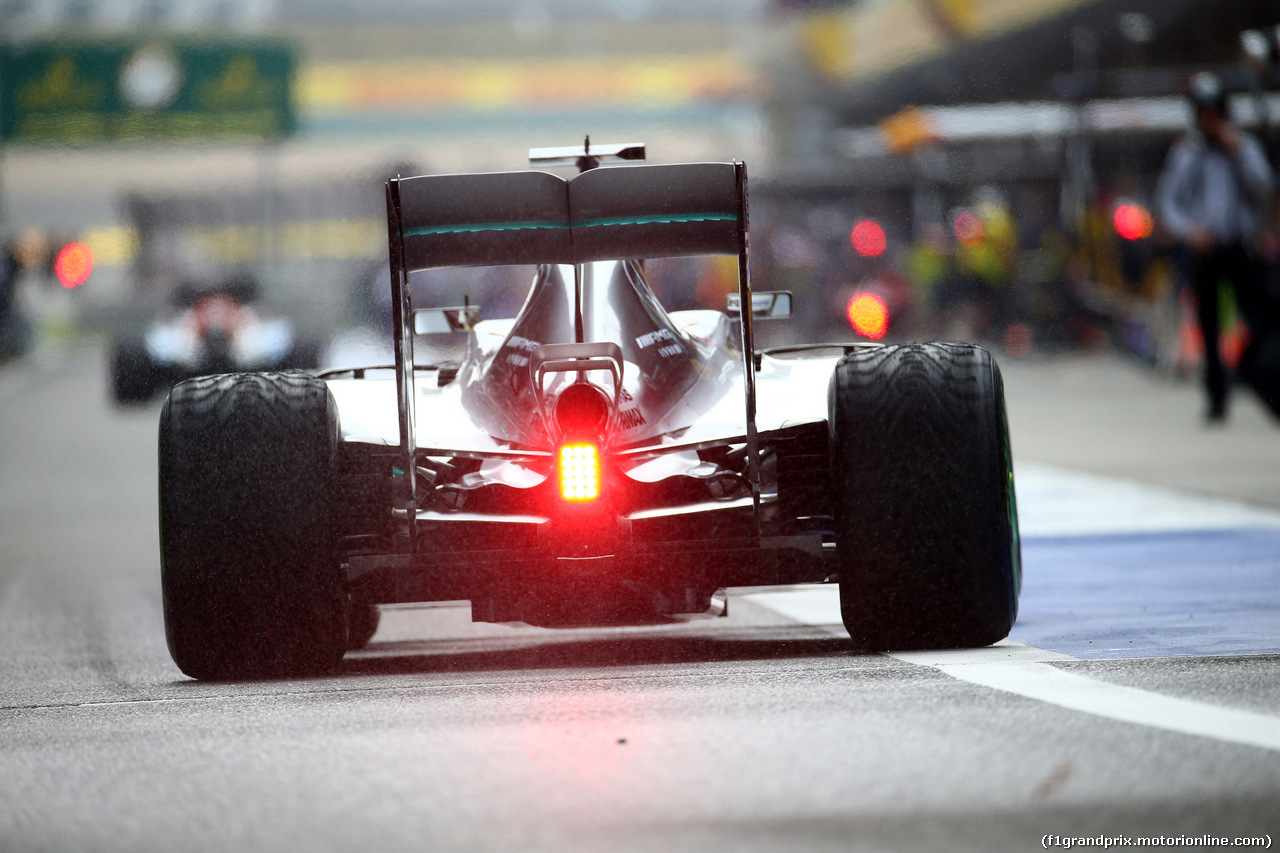 GP CINA, 16.04.2016 - Qualifiche, Lewis Hamilton (GBR) Mercedes AMG F1 W07 Hybrid