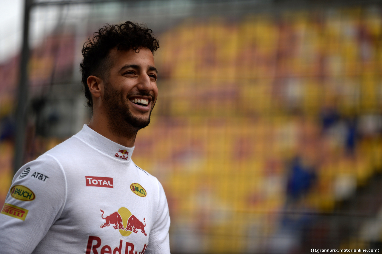GP CINA, 14.04.2016 - Daniel Ricciardo (AUS) Red Bull Racing RB12