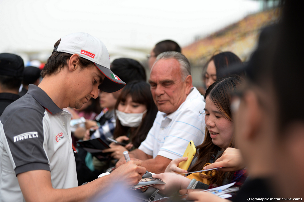 GP CINA, 14.04.2016 - Esteban Gutierrez (MEX) Haas F1 Team VF-16