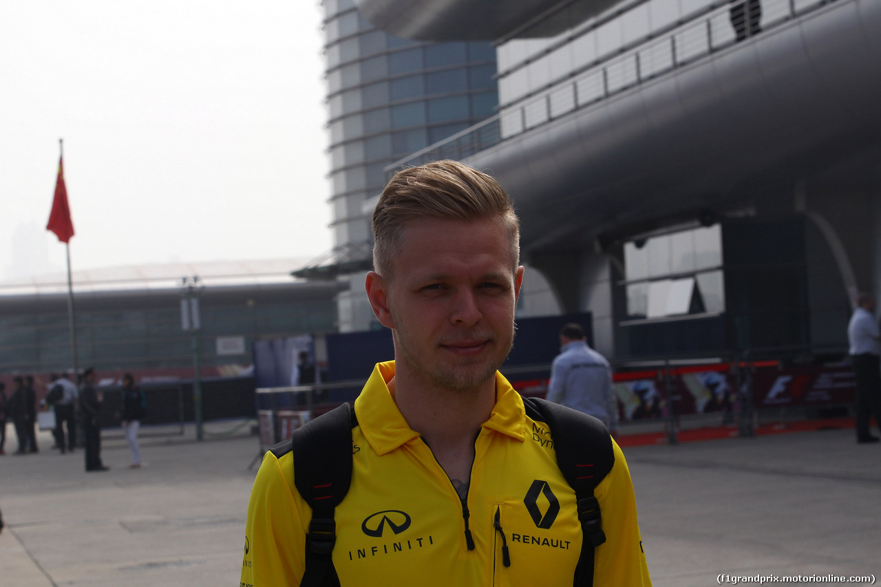 GP CINA, 15.04.2016 - Kevin Magnussen (DEN) Renault Sport F1 Team RS16