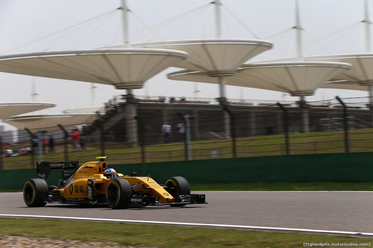 GP CINA, 15.04.2016 - Prove Libere 1, Jolyon Palmer (GBR) Renault Sport F1 Team RS16