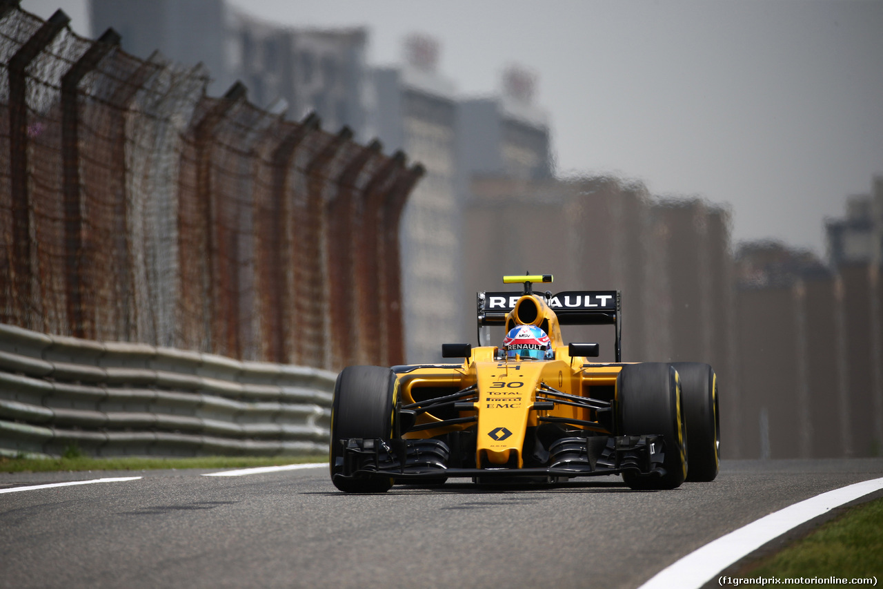 GP CINA, 15.04.2016 - Prove Libere 1, Jolyon Palmer (GBR) Renault Sport F1 Team RS16