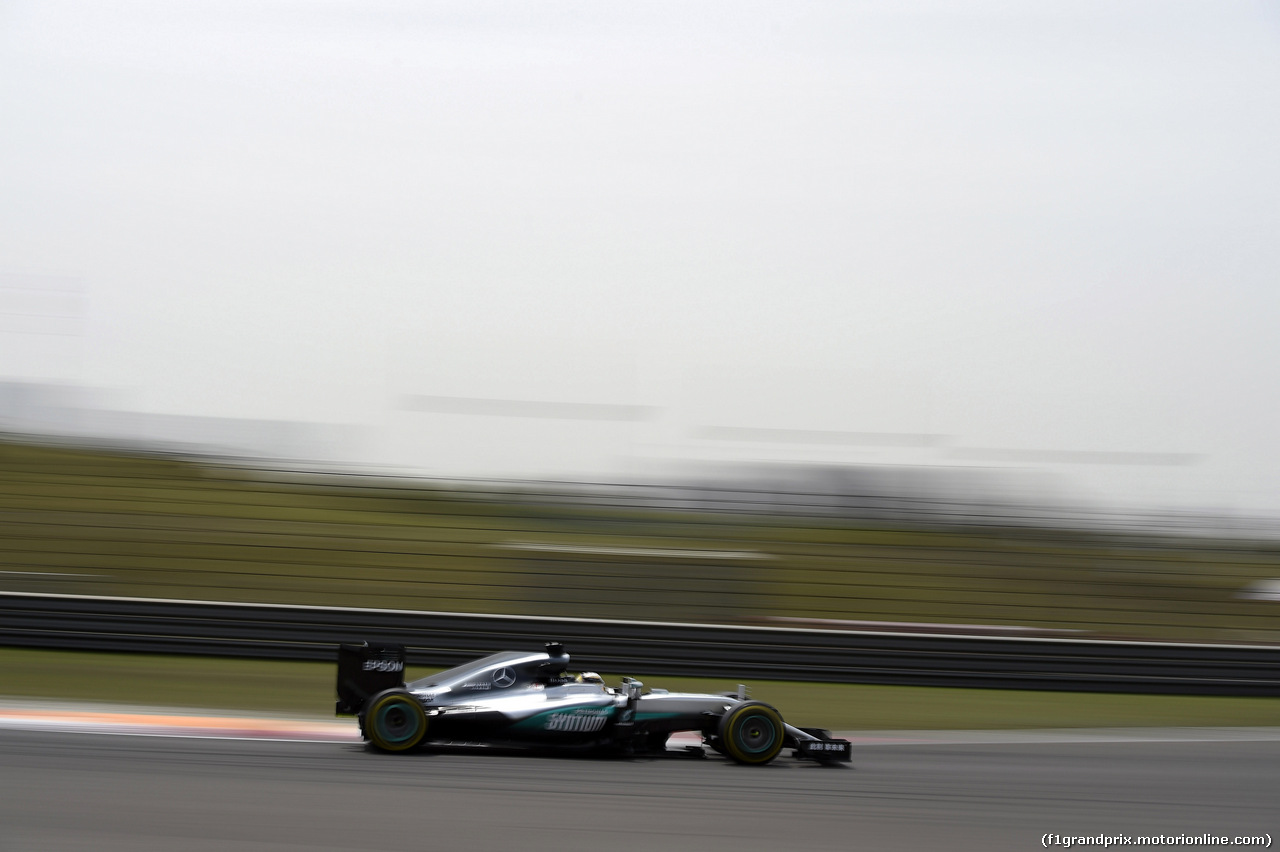 GP CINA, 15.04.2016 - Prove Libere 1, Lewis Hamilton (GBR) Mercedes AMG F1 W07 Hybrid