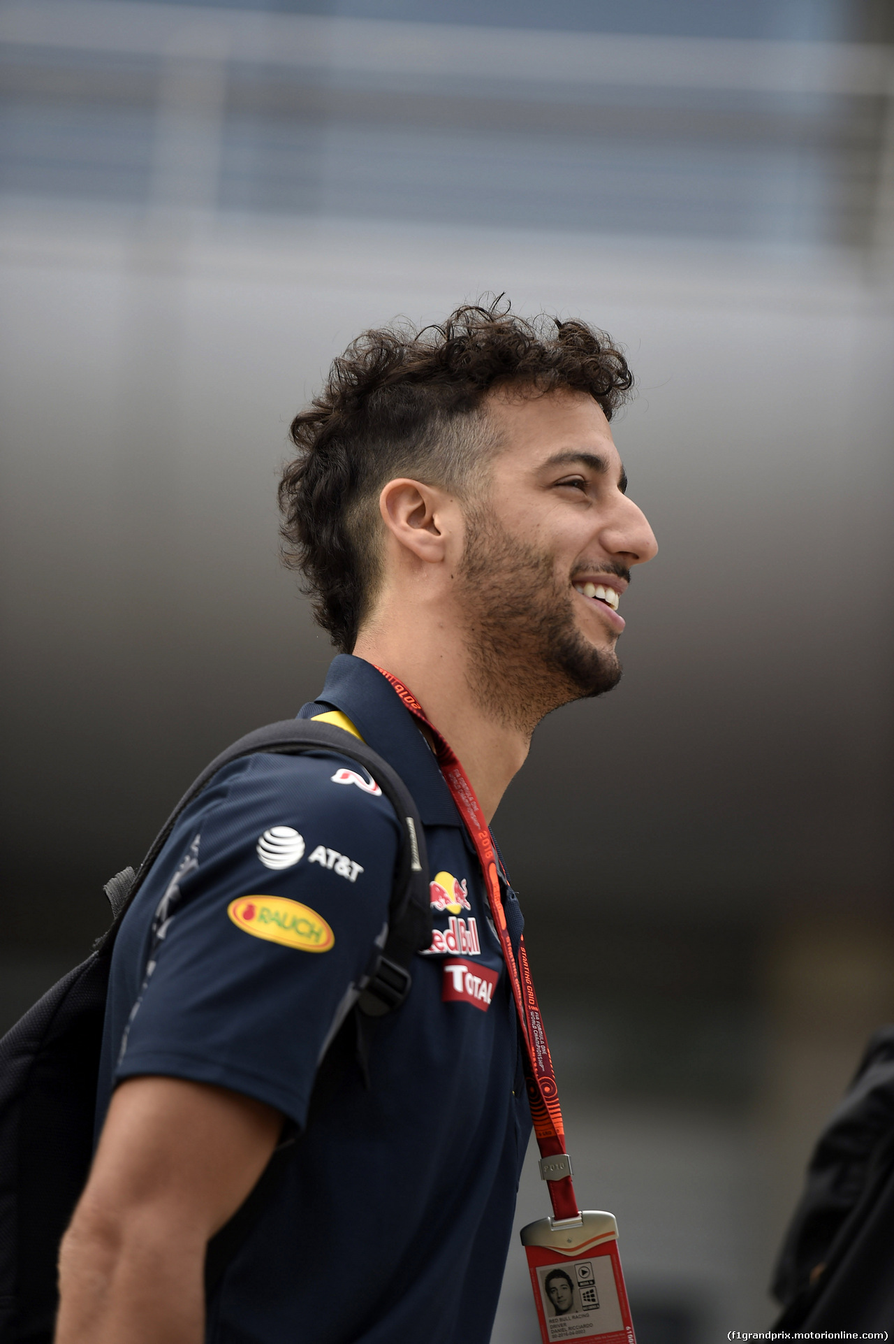 GP CINA, 15.04.2016 - Prove Libere 1, Daniel Ricciardo (AUS) Red Bull Racing RB12