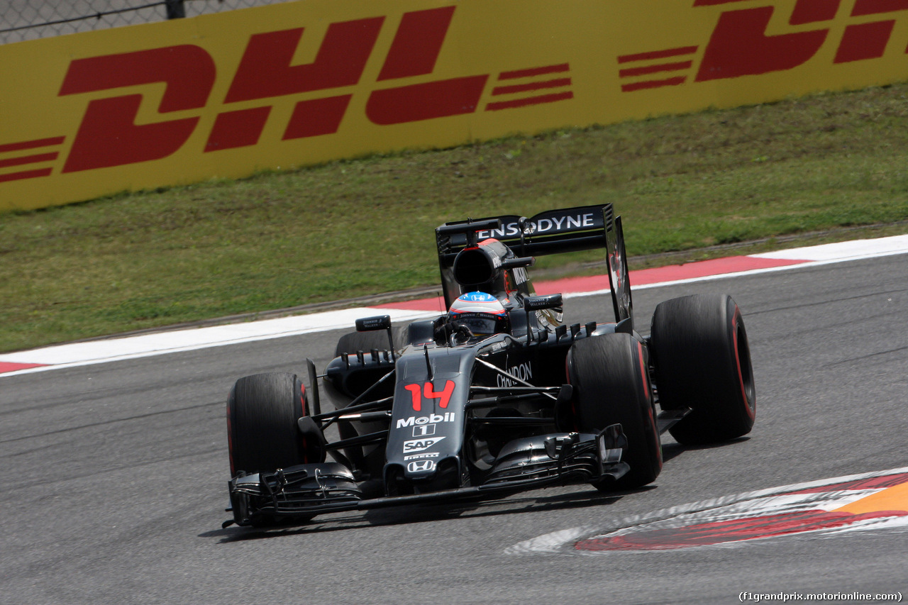 GP CINA, 15.04.2016 - Prove Libere 1, Fernando Alonso (ESP) McLaren Honda MP4-31