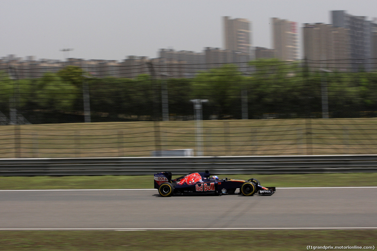 GP CINA, 15.04.2016 - Prove Libere 1, Max Verstappen (NED) Scuderia Toro Rosso STR11
