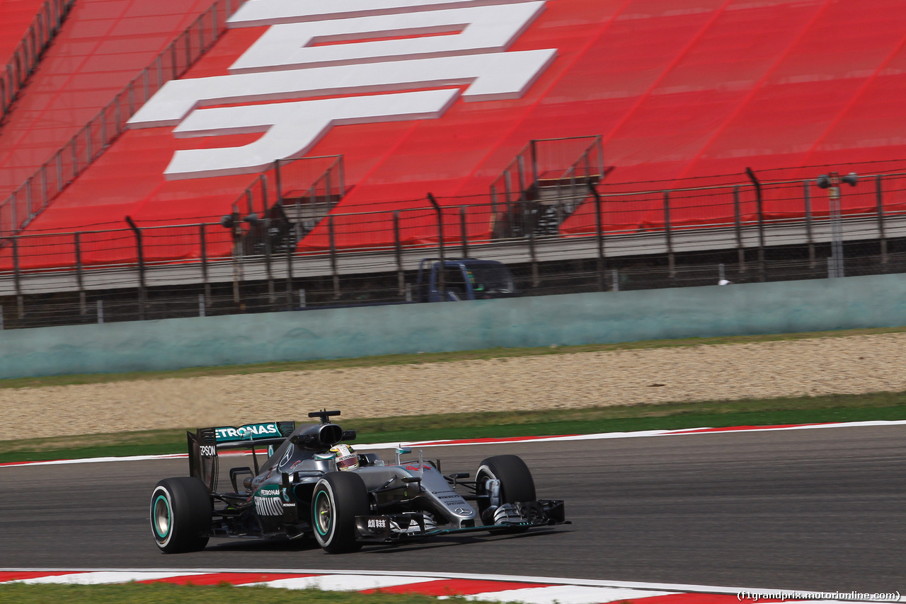 GP CINA, 15.04.2016 - Prove Libere 1, Lewis Hamilton (GBR) Mercedes AMG F1 W07 Hybrid