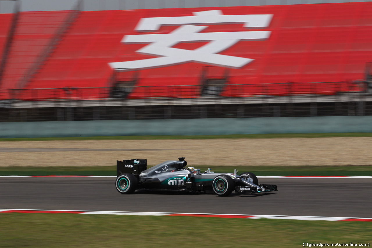 GP CINA, 15.04.2016 - Prove Libere 1, Lewis Hamilton (GBR) Mercedes AMG F1 W07 Hybrid