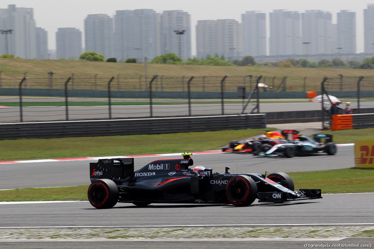 GP CINA, 15.04.2016 - Prove Libere 1, Jenson Button (GBR)  McLaren Honda MP4-31