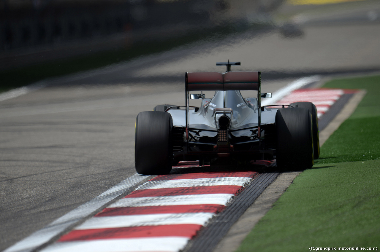 GP CINA, 15.04.2016 - Prove Libere 1, Lewis Hamilton (GBR) Mercedes AMG F1 W07 Hybrid