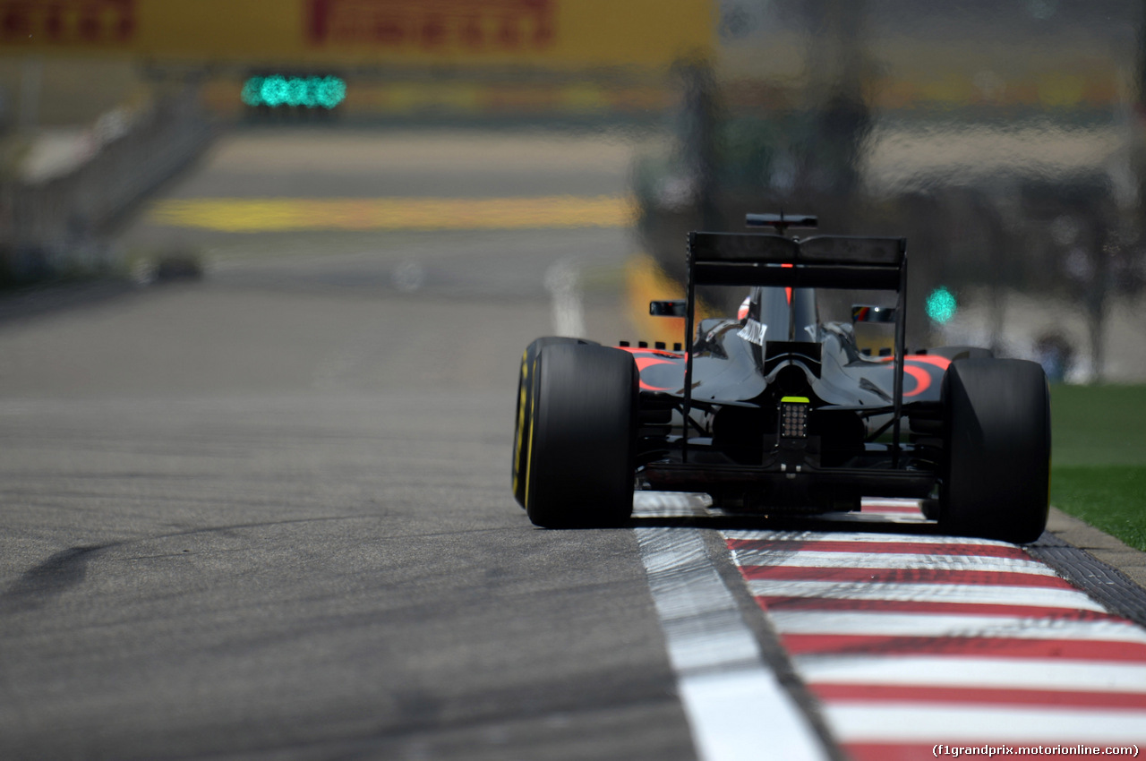 GP CINA, 15.04.2016 - Prove Libere 1, Fernando Alonso (ESP) McLaren Honda MP4-31