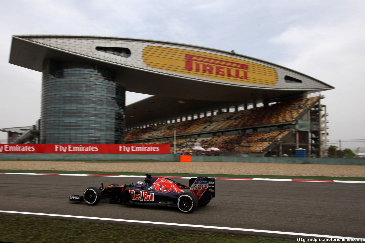 GP CINA, 15.04.2016 - Prove Libere 2, Max Verstappen (NED) Scuderia Toro Rosso STR11