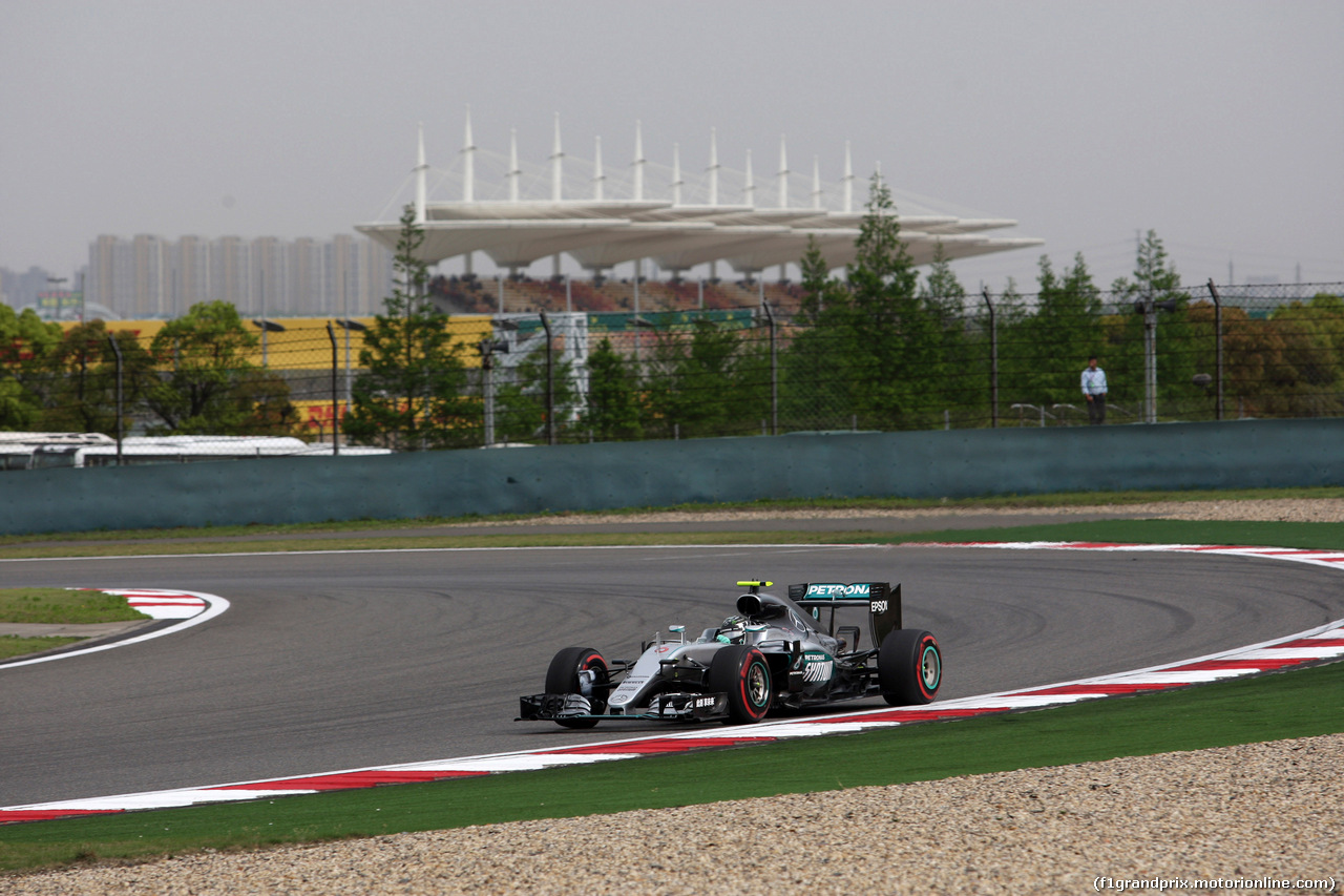 GP CINA, 15.04.2016 - Prove Libere 2, Nico Rosberg (GER) Mercedes AMG F1 W07 Hybrid