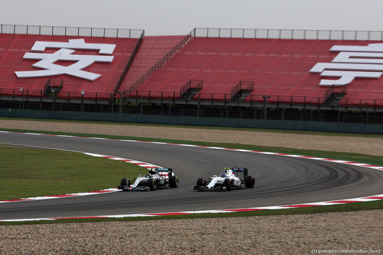 GP CINA, 15.04.2016 - Prove Libere 2, Nico Rosberg (GER) Mercedes AMG F1 W07 Hybrid e Valtteri Bottas (FIN) Williams FW38