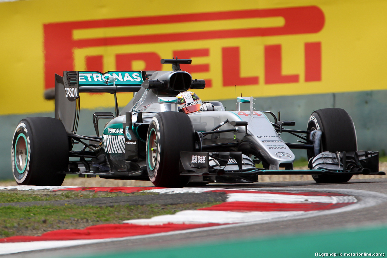 GP CINA, 15.04.2016 - Prove Libere 2, Lewis Hamilton (GBR) Mercedes AMG F1 W07 Hybrid