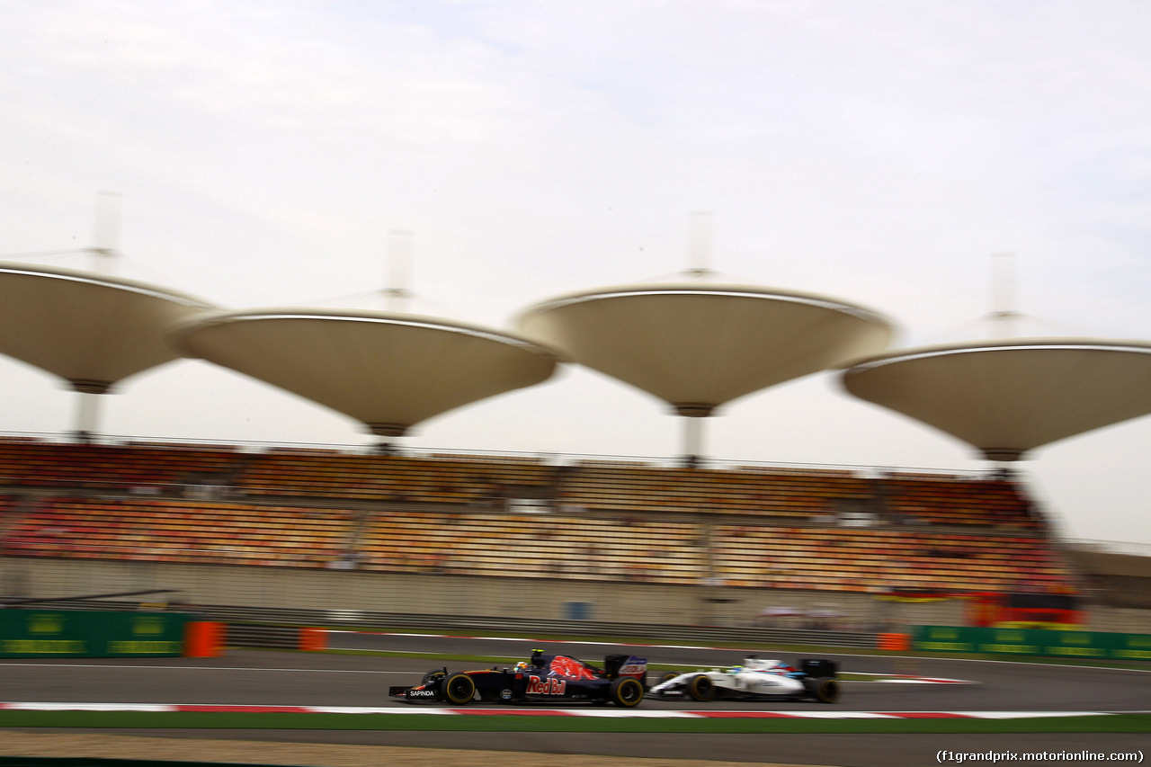 GP CINA, 15.04.2016 - Prove Libere 2, Carlos Sainz Jr (ESP) Scuderia Toro Rosso STR11 e Felipe Massa (BRA) Williams FW38
