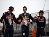 GP CINA, 14.04.2016 - Max Verstappen (NED) Scuderia Toro Rosso STR11, Daniil Kvyat (RUS) Red Bull Racing RB12 e Carlos Sainz Jr (ESP) Scuderia Toro Rosso STR11