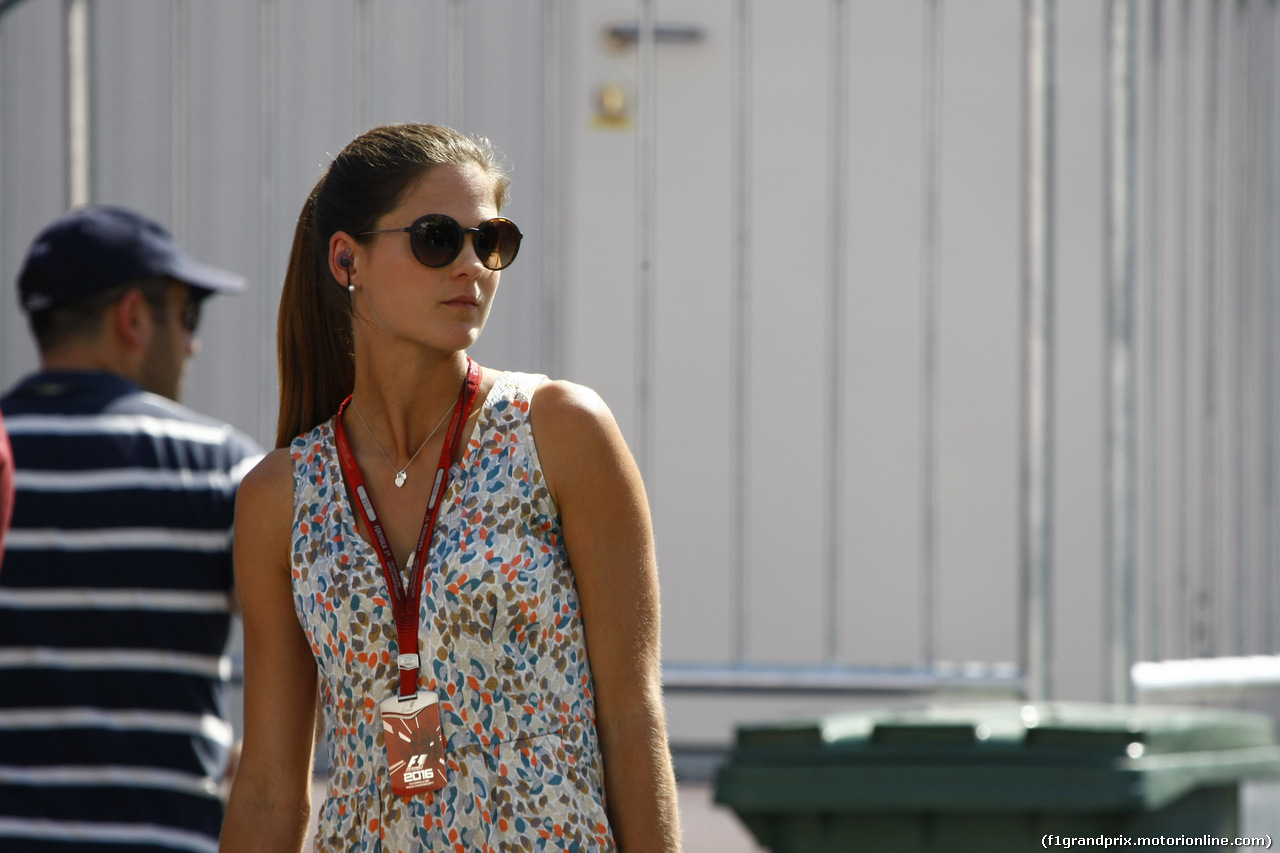 GP EUROPA, 19.06.2016 - Gara, Ragazza in the paddock