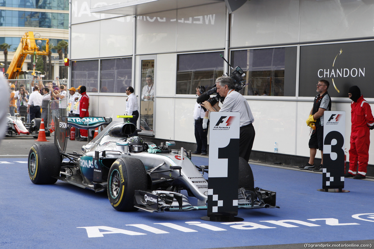 GP EUROPA, 19.06.2016 - Gara, Nico Rosberg (GER) Mercedes AMG F1 W07 Hybrid vincitore