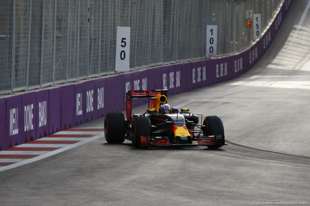 GP EUROPA, Qualifiche session, Daniel Ricciardo (AUS) Red Bull Racing RB12