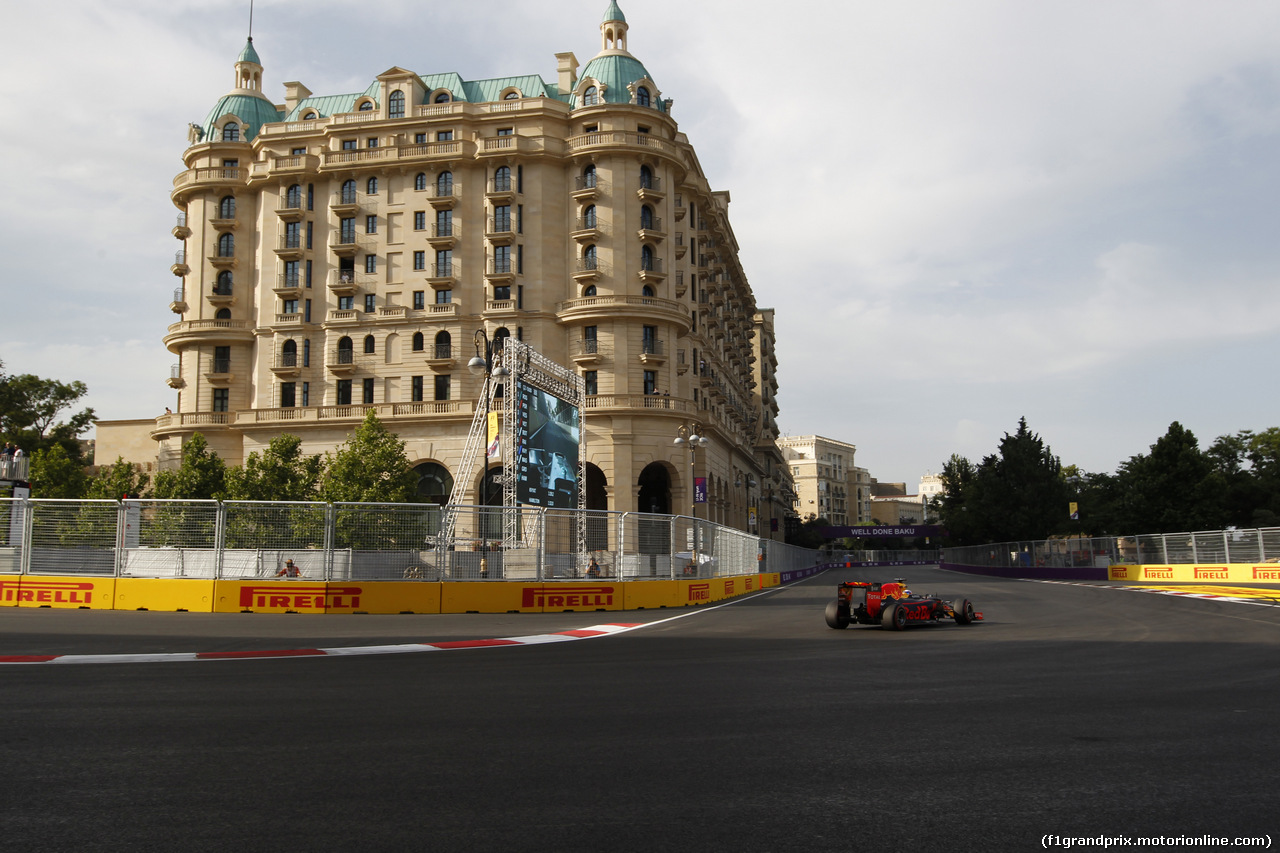 GP EUROPA, Qualifiche session, Daniel Ricciardo (AUS) Red Bull Racing RB12