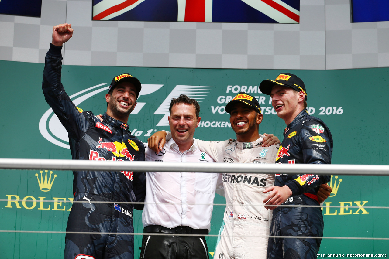 GP GERMANIA, 31.07.2016 - Gara, 1st position Lewis Hamilton (GBR) Mercedes AMG F1 W07 Hybrid, secondo Daniel Ricciardo (AUS) Red Bull Racing RB12 e terzo Max Verstappen (NED) Red Bull Racing RB12