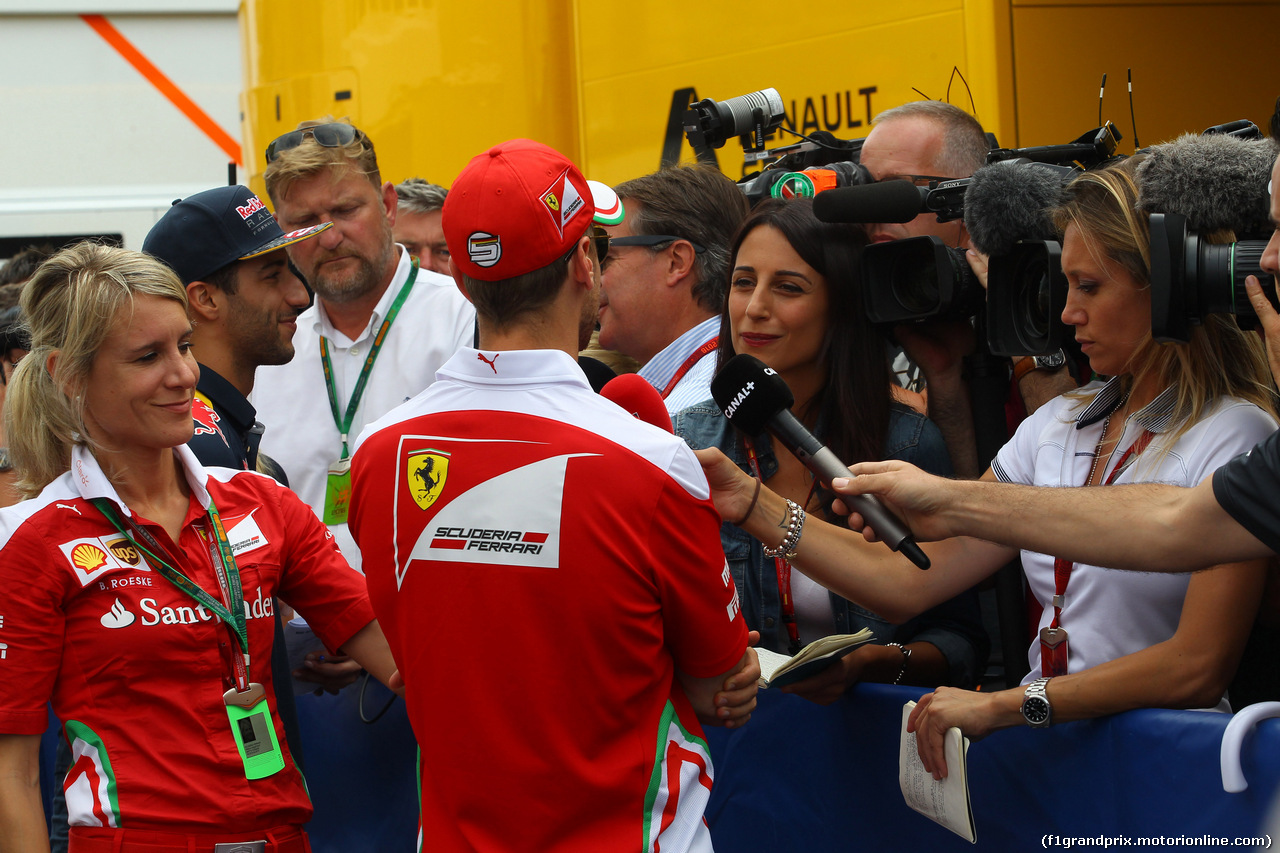 GP GERMANIA, 28.07.2016 - Sebastian Vettel (GER) Ferrari SF16-H e Giorgia Cardinaletti (ITA), RAI TV