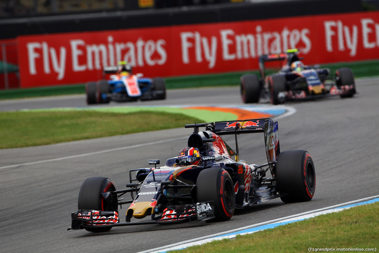 GP GERMANIA, 30.07.2016 - Prove Libere 3, Daniil Kvyat (RUS) Scuderia Toro Rosso STR11 davanti a Carlos Sainz Jr (ESP) Scuderia Toro Rosso STR11