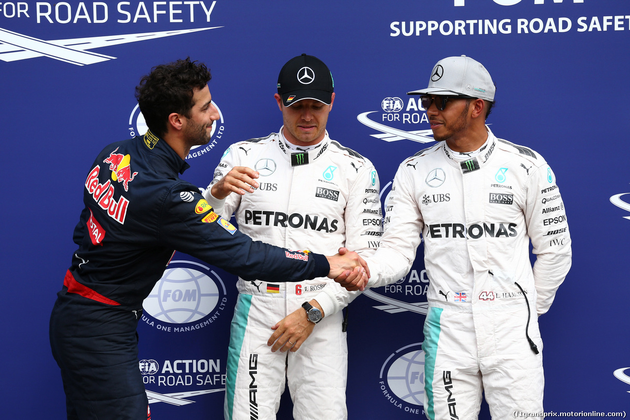 GP GERMANIA, 30.07.2016 - Qualifiche, terzo Daniel Ricciardo (AUS) Red Bull Racing RB12, Nico Rosberg (GER) Mercedes AMG F1 W07 Hybrid pole position e secondo Lewis Hamilton (GBR) Mercedes AMG F1 W07 Hybrid