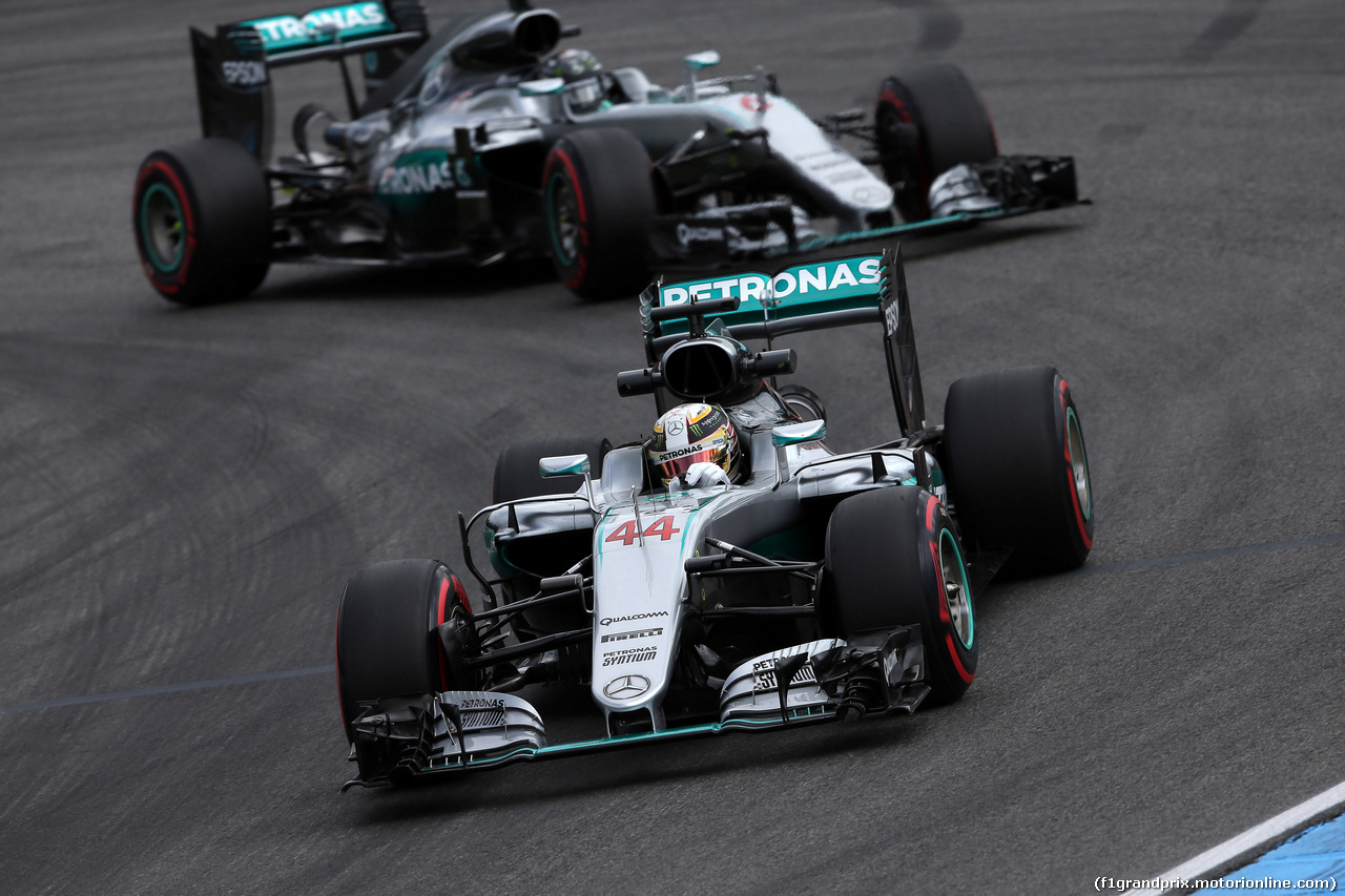 GP GERMANIA, 29.07.2016 - Prove Libere 1, Lewis Hamilton (GBR) Mercedes AMG F1 W07 Hybrid davanti a Nico Rosberg (GER) Mercedes AMG F1 W07 Hybrid