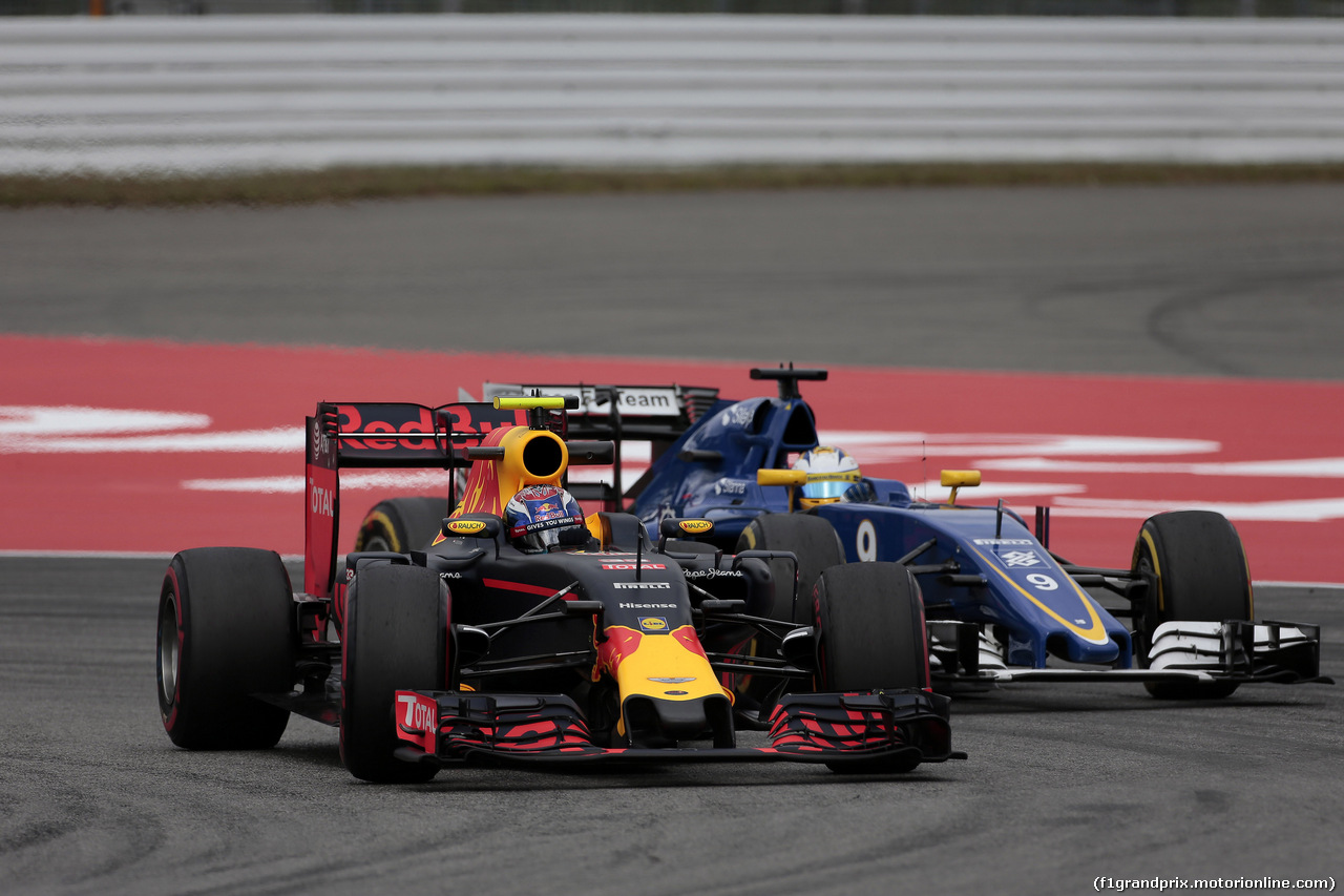 GP GERMANIA, 29.07.2016 - Prove Libere 2, Max Verstappen (NED) Red Bull Racing RB12 e Marcus Ericsson (SUE) Sauber C34