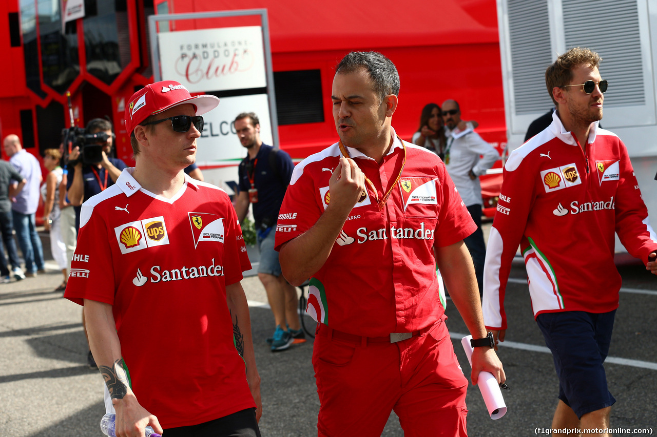 GP GERMANIA, 29.07.2016 - Kimi Raikkonen (FIN) Ferrari SF16-H, Diego Ioverno (ITA) Ferrari Operations Director e Sebastian Vettel (GER) Ferrari SF16-H