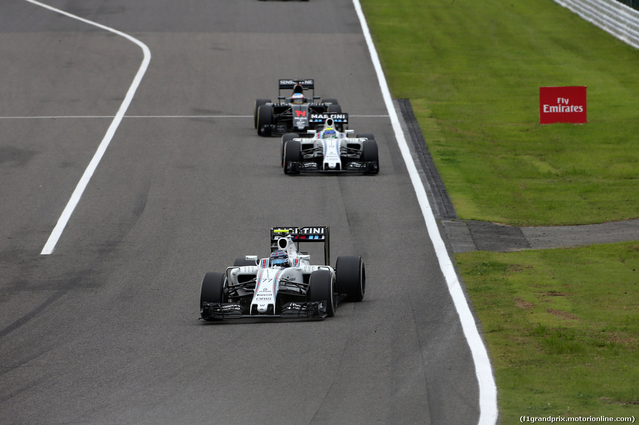 GP GIAPPONE, 09.10.2016 - Gara, Valtteri Bottas (FIN) Williams FW38 davanti a Felipe Massa (BRA) Williams FW38